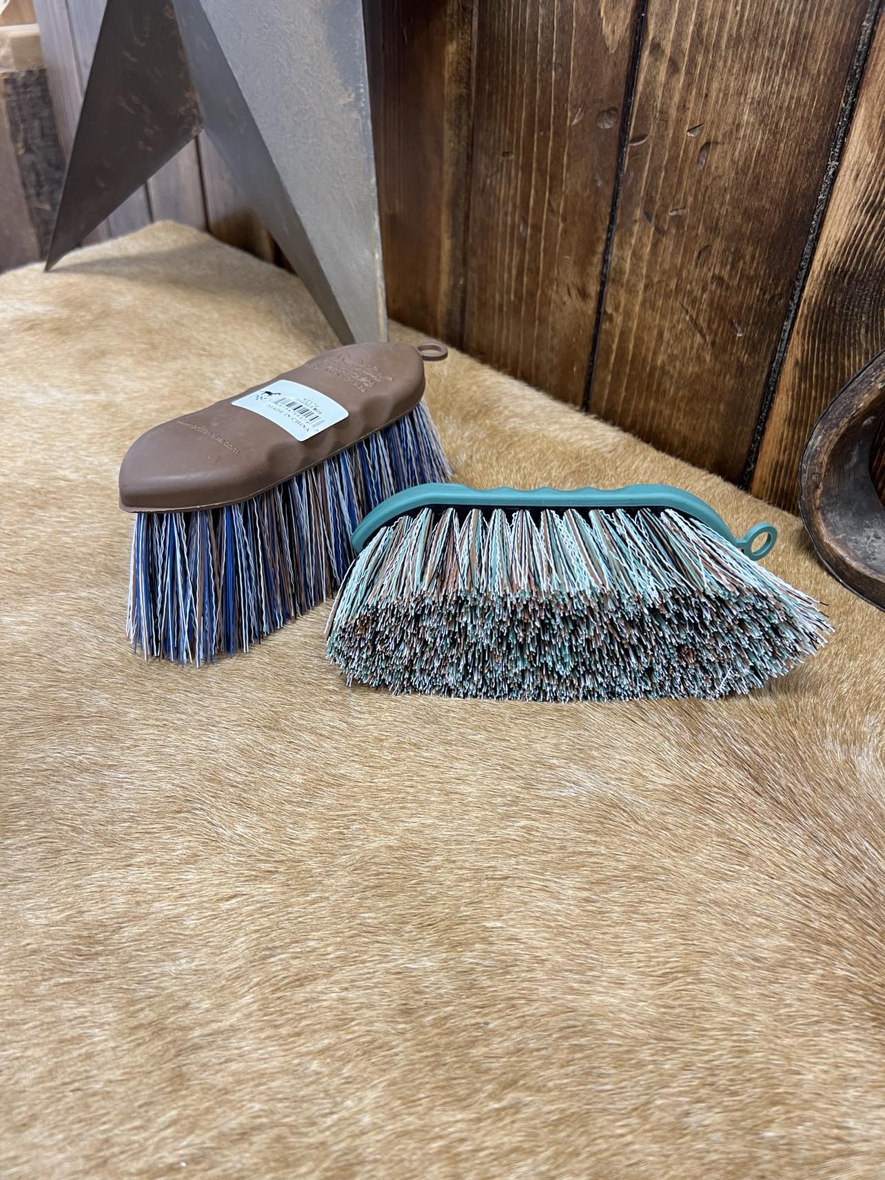 Tail Tamer Small Flick Brush ST170
