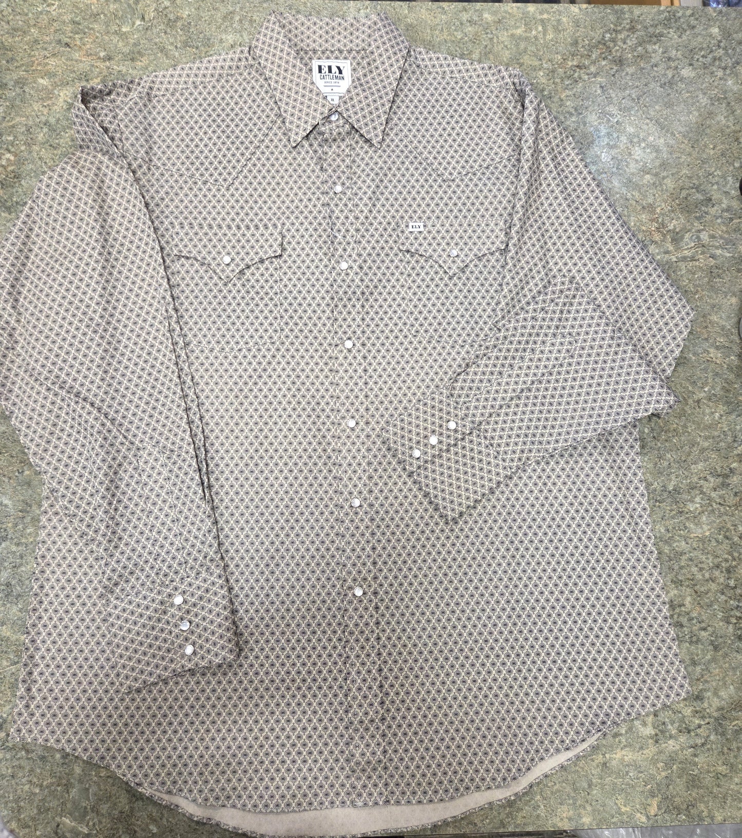 EW Geometric Print Snaps Size XL